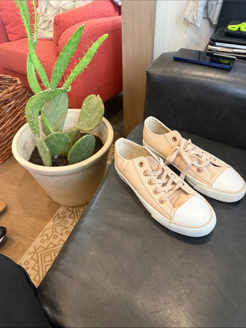 Airwalk Women's pink Canvas Lace-Up Sneakers